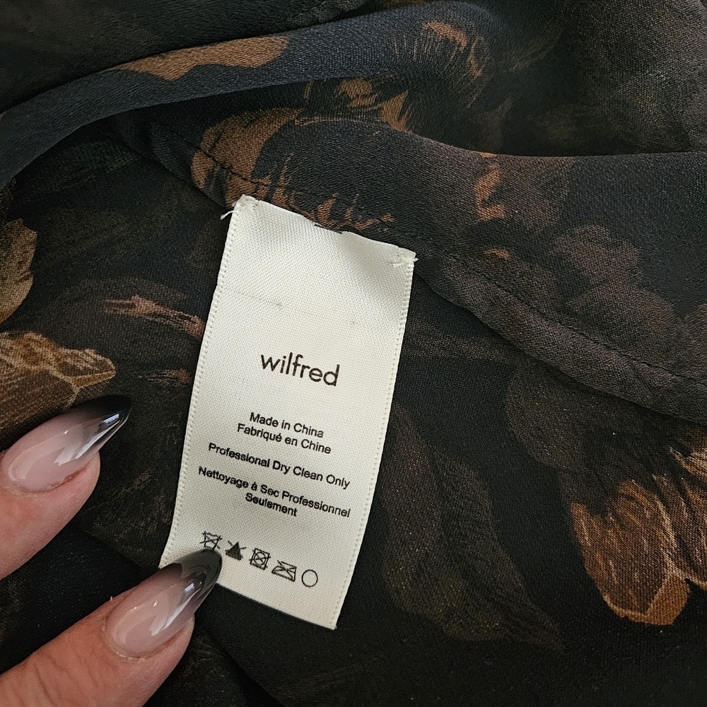 WILFRED 100% Silk Short Sleeve Blouse Size Small Aritzia - Picture 8 of 9